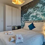 219 Z Basenem, Sauna, Jacuzzi, Przy Samej Plazy - 5d Apartments- 5d *